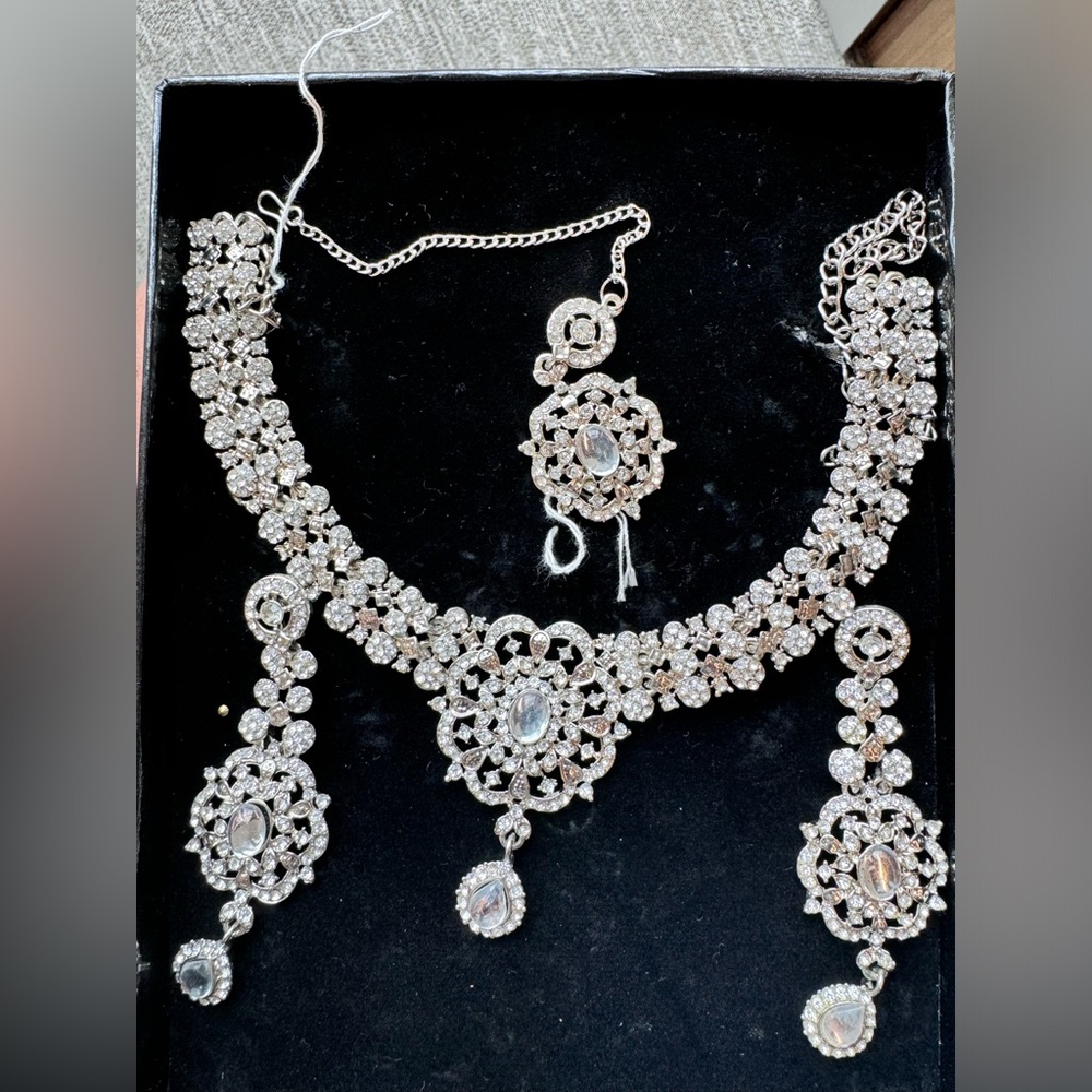 Indian statement Jewelry /Bollywood - silver